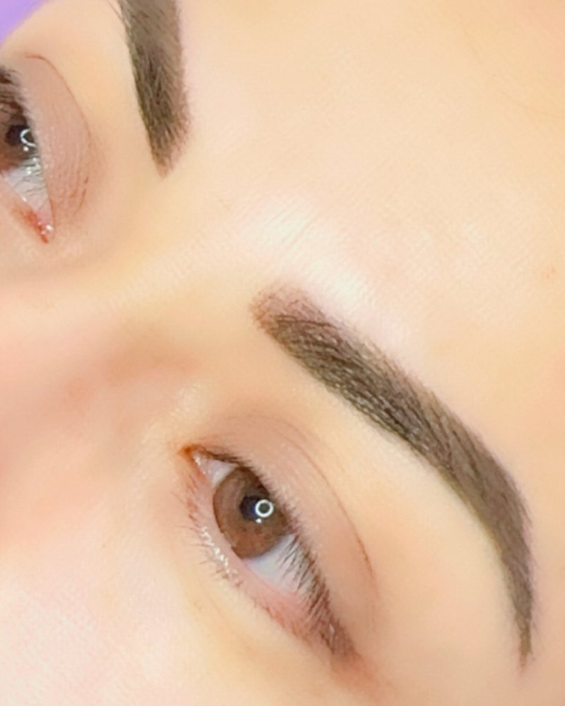 Soft, filled permanent brows